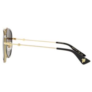 Elegancia Atemporal Descubre la máxima expresión de lujo y sofisticación con estos lentes Cartier. Diseñados con materiales premium y una atención meticulosa al detalle, son el accesorio perfecto para quienes buscan un estilo exclusivo y distinguido. * Incluye: Estuche y paño de limpieza certificado.