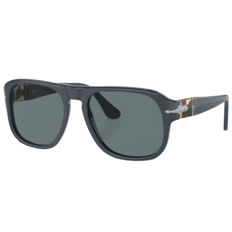 1 Elegancia Atemporal Descubre la máxima expresión de lujo y sofisticación con estos lentes. Diseñados con materiales premium y una atención meticulosa al detalle, son el accesorio perfecto para quienes buscan un estilo exclusivo y distinguido. • • Incluye: Estuche y paño de limpieza certificado.